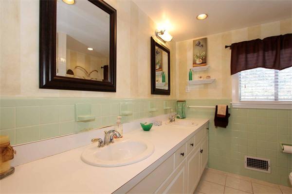 36 Bonwood Road Needham, MA 02492 - Photo 11 of 30