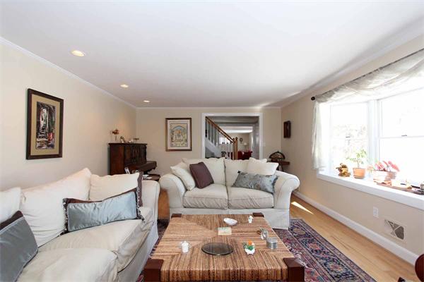 36 Bonwood Road Needham, MA 02492 - Photo 4 of 30