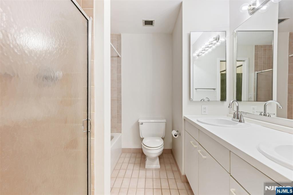 1150 River Road, Unit 4H Edgewater, NJ 07020 - Photo 24 of 44