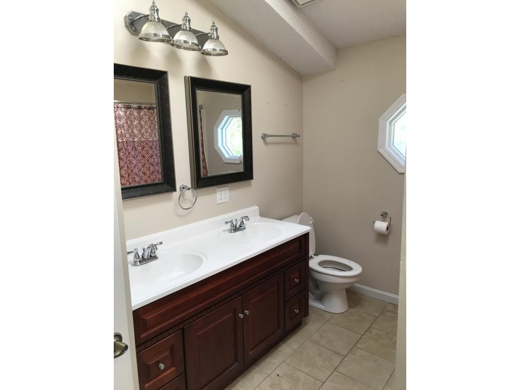 415 Pine Ridge Road Bluff City, TN 37618 - Photo 17 of 22 Upper level bath