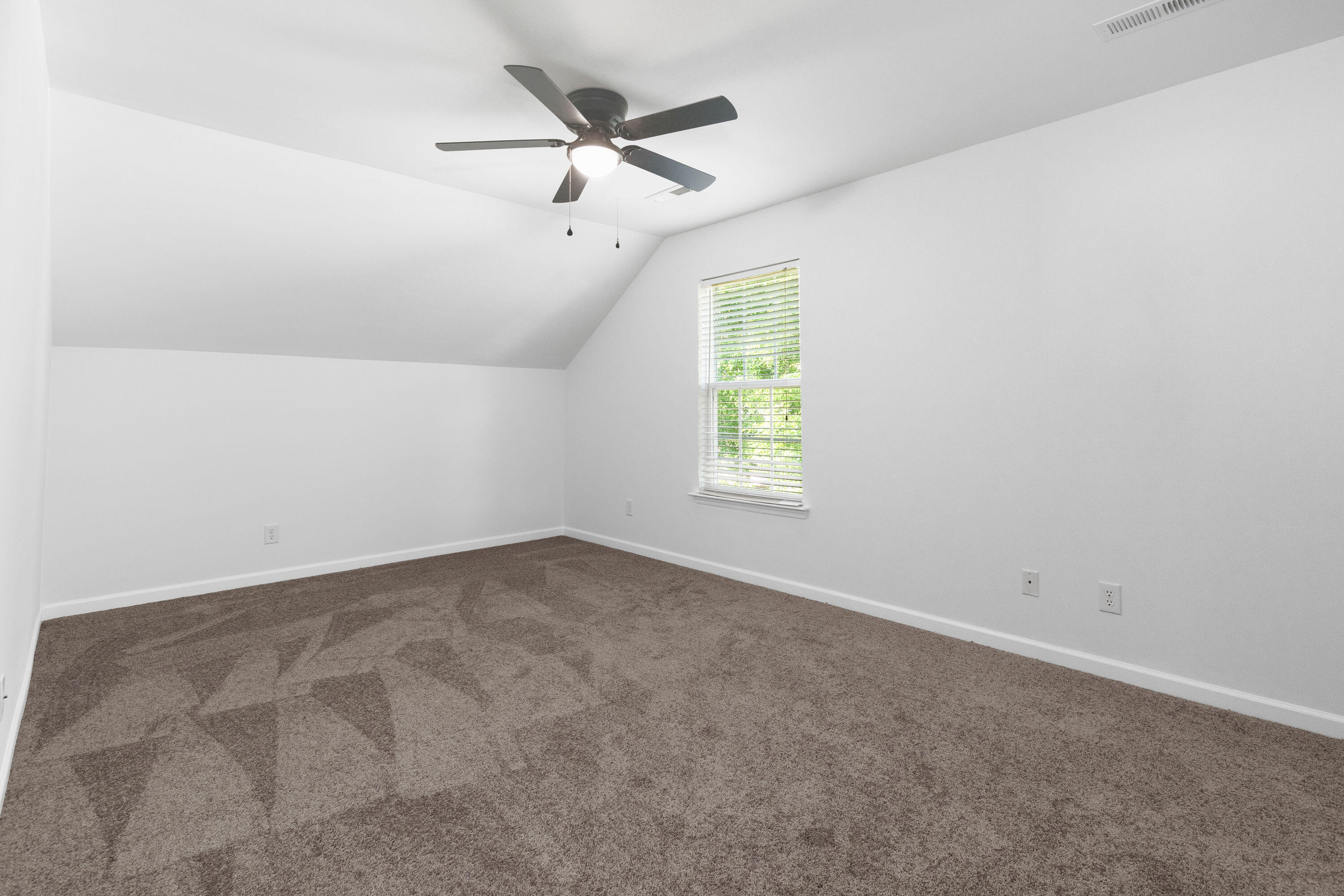 4888 Oak Leaf Road Summerville, SC 29485 - Photo 12 of 29 4888-Oak-Leaf-16
