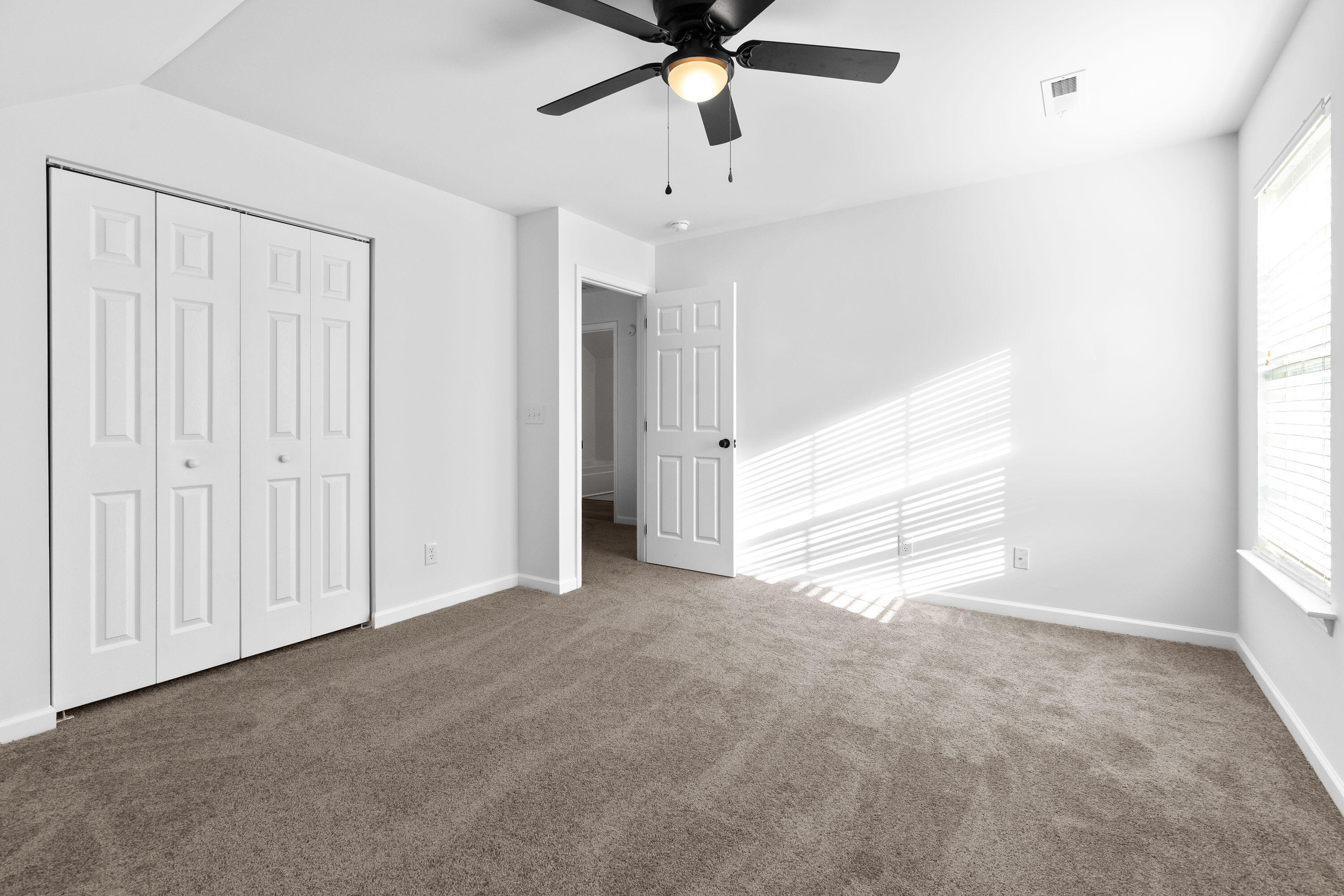 4888 Oak Leaf Road Summerville, SC 29485 - Photo 20 of 29 4888-Oak-Leaf-24