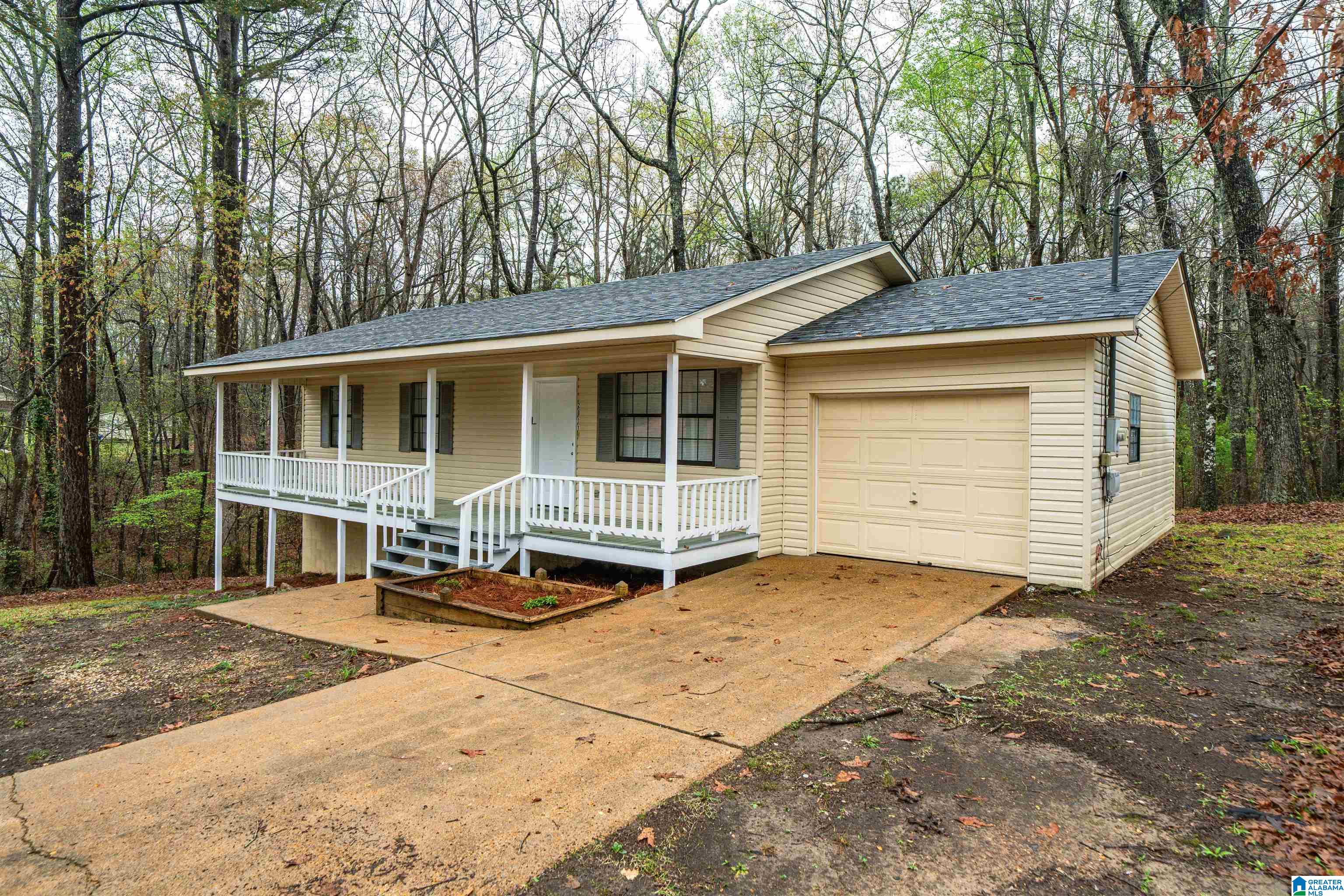 2011 Rowland Place Jasper, AL 35504 - Photo 2 of 14