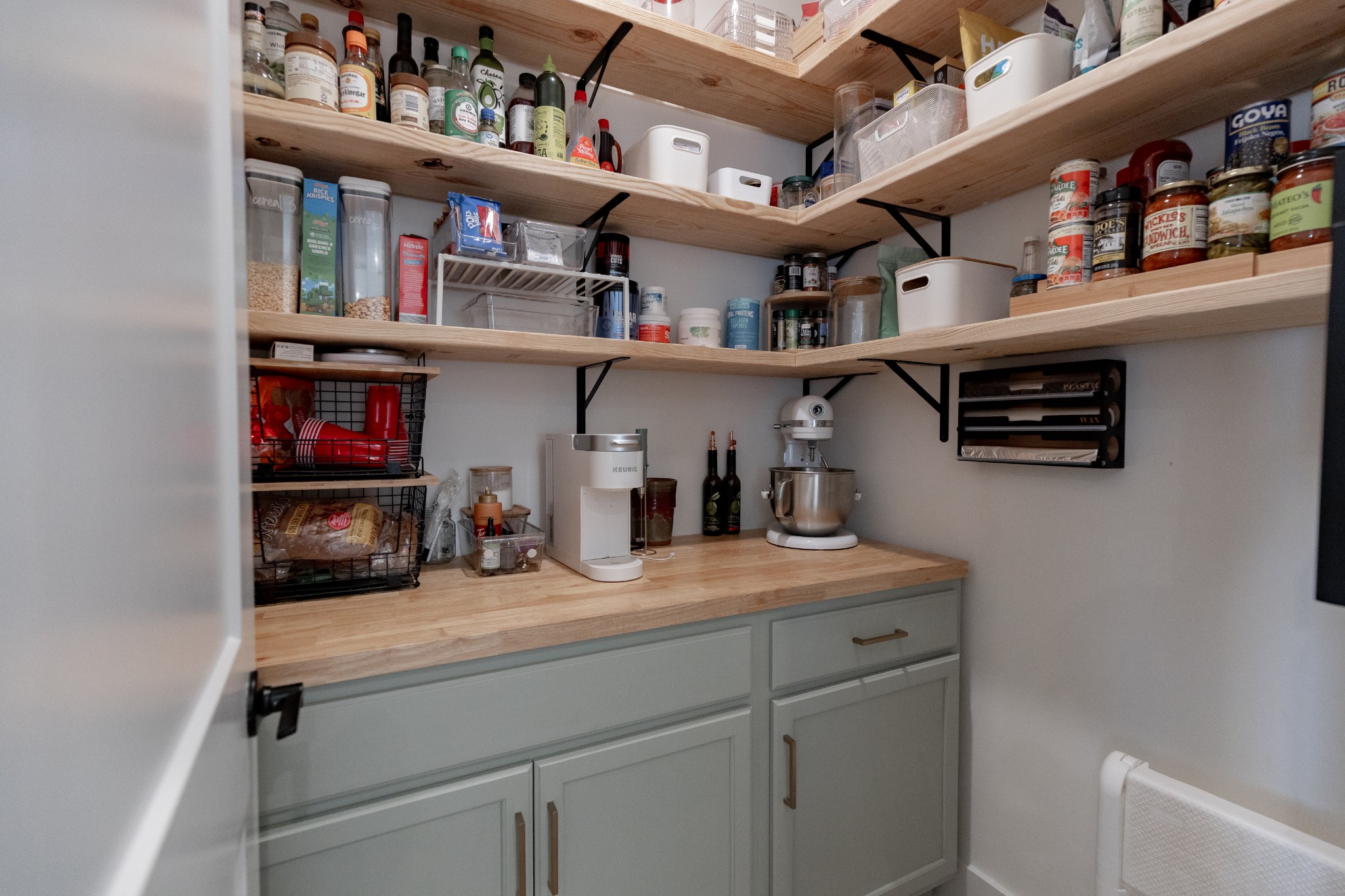 194 Phillips Bend Spring Hill Spring Hill, TN 37174 - Photo 34 of 70 a kitchen with stainless steel appliances granite countertop a refrigerator and a stove