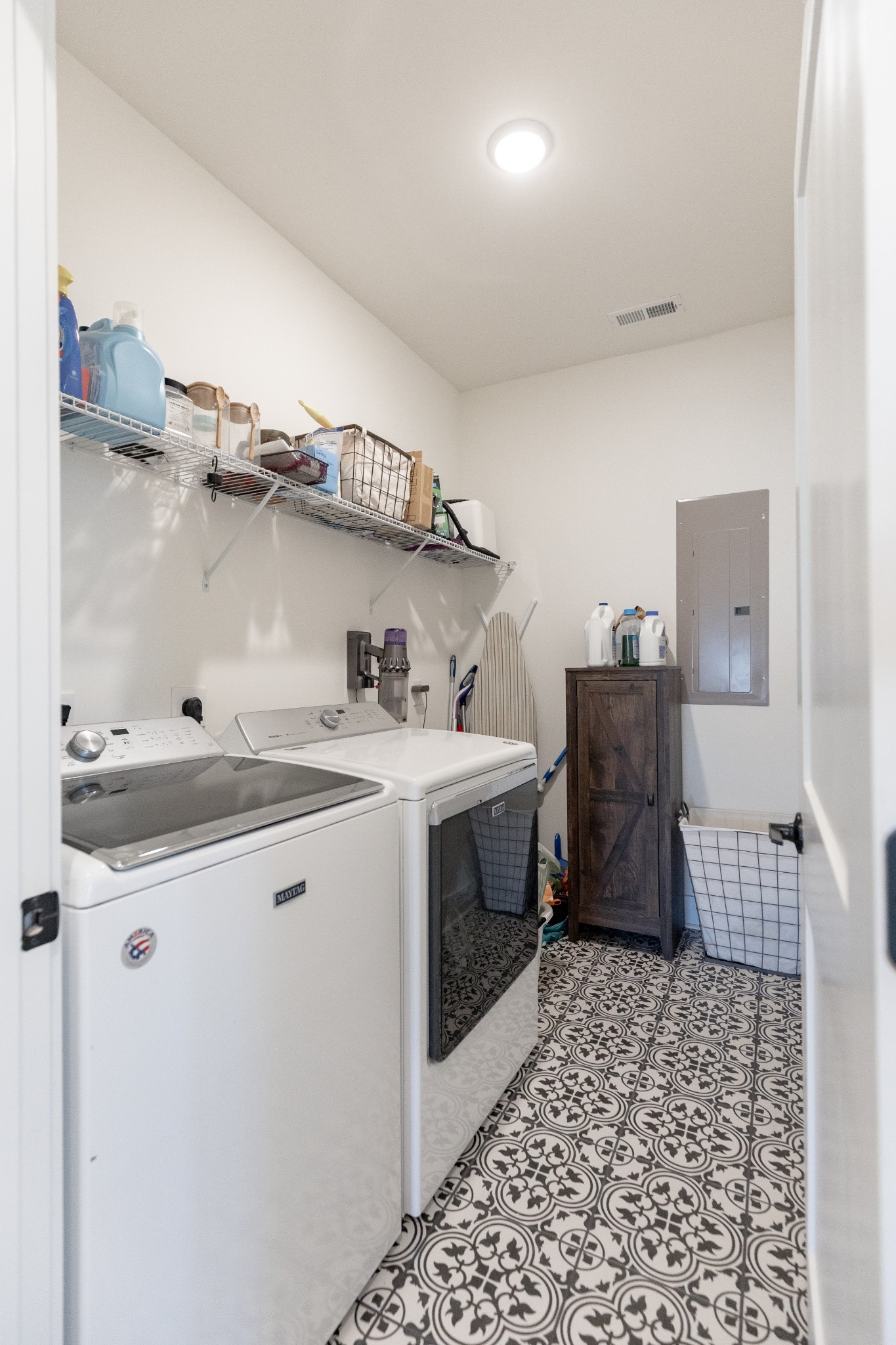 194 Phillips Bend Spring Hill Spring Hill, TN 37174 - Photo 36 of 70 a kitchen with stainless steel appliances granite countertop a sink and cabinets