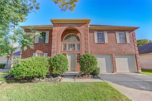 $2,300 | 13030 Richmond Avenue, Houston, TX 77082