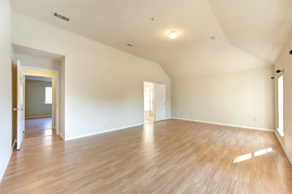 $2,300 | 13030 Richmond Avenue, Houston, TX 77082