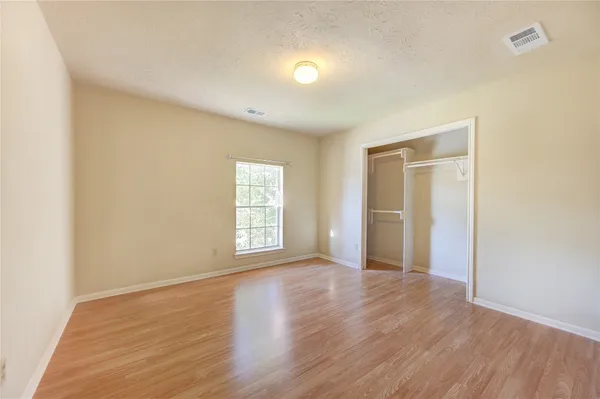 $2,300 | 13030 Richmond Avenue, Houston, TX 77082