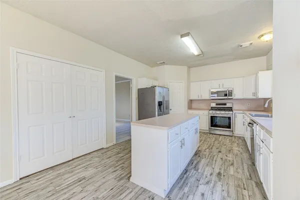 $2,300 | 13030 Richmond Avenue, Houston, TX 77082