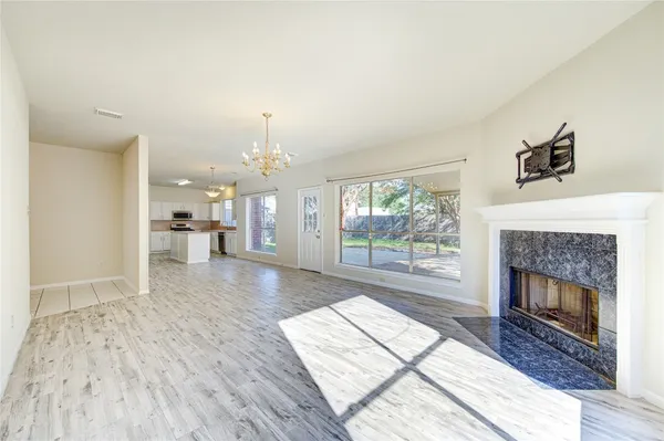 $2,300 | 13030 Richmond Avenue, Houston, TX 77082