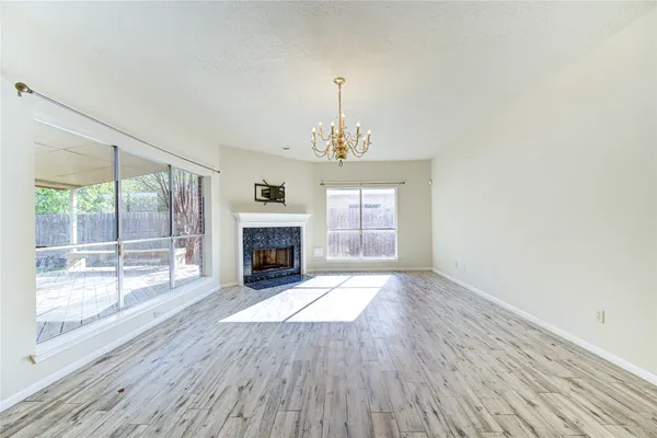 $2,300 | 13030 Richmond Avenue, Houston, TX 77082