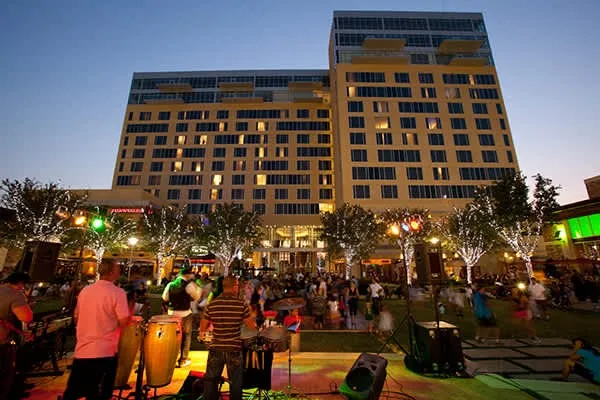 $2,300 | 13030 Richmond Avenue, Houston, TX 77082