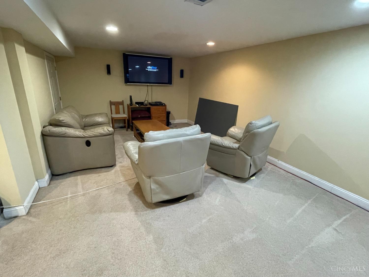 9657 Daly Road Cincinnati, OH 45231 - Photo 14 of 19 Gallery Image 14