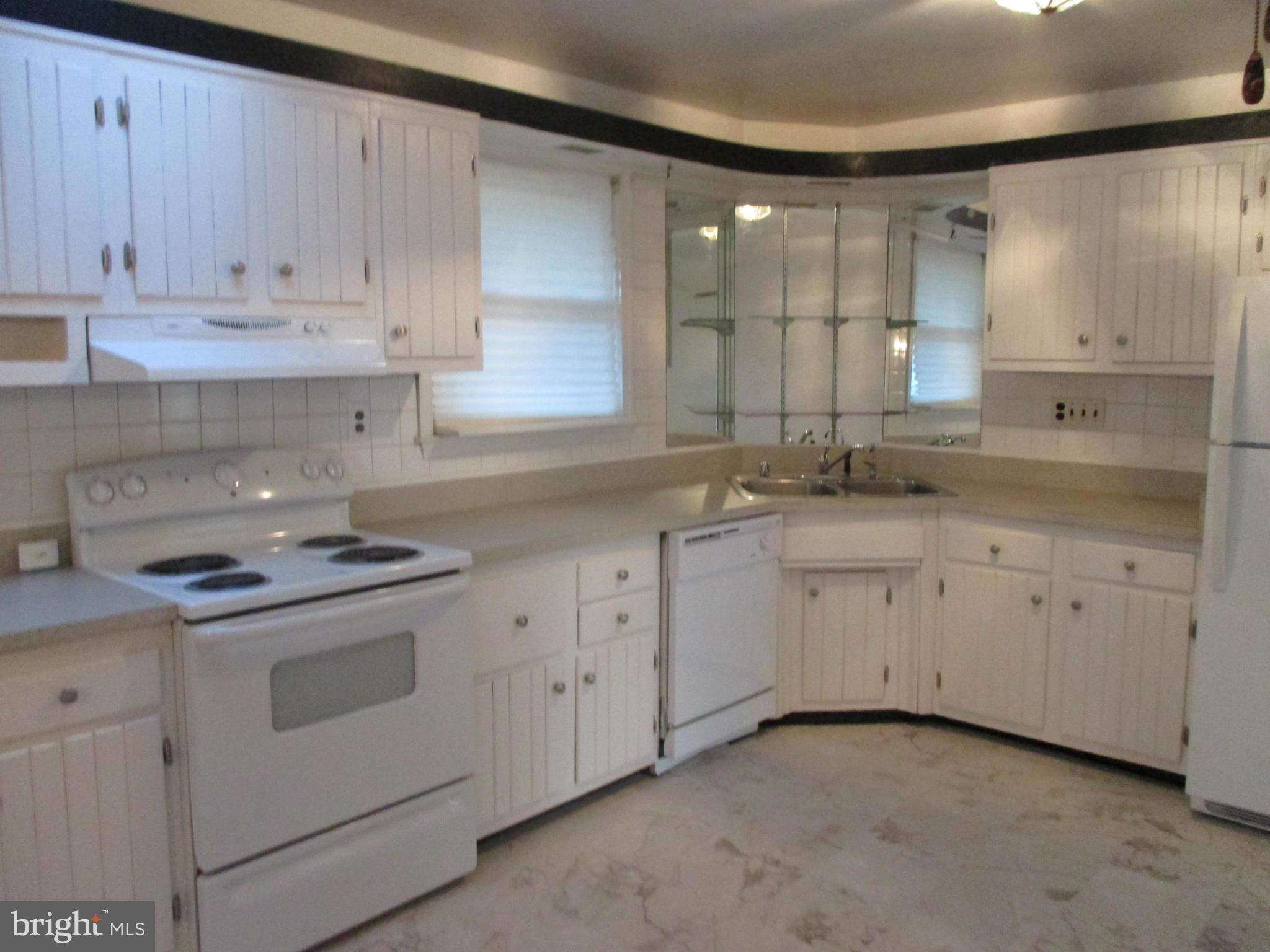 2916 Gracefield Road Silver Spring, MD 20904 - Photo 5 of 18 Kitchen