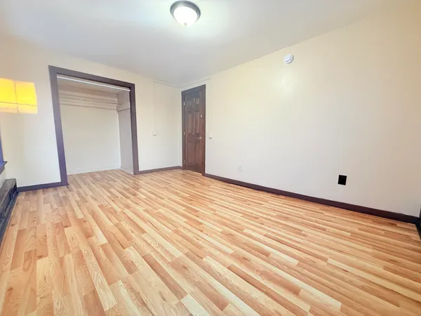 $1,650 | 60 High Street, Unit 2, Claremont, NH 03743