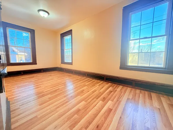 $1,650 | 60 High Street, Unit 2, Claremont, NH 03743