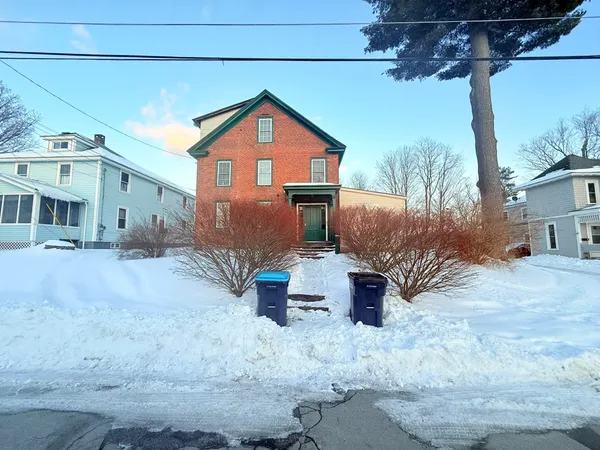 $1,650 | 60 High Street, Unit 2, Claremont, NH 03743