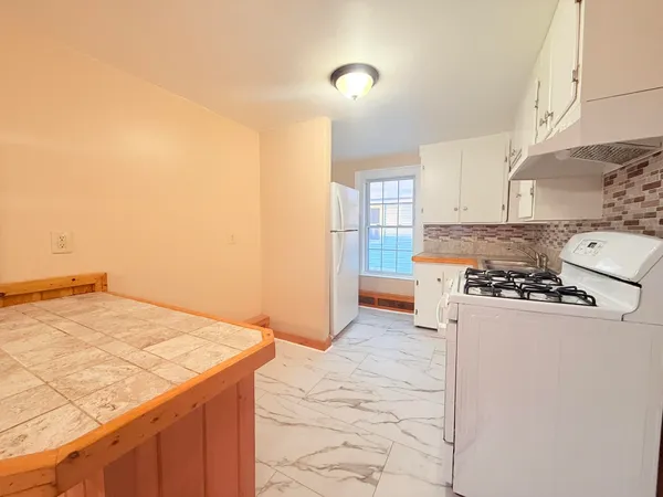 $1,650 | 60 High Street, Unit 2, Claremont, NH 03743