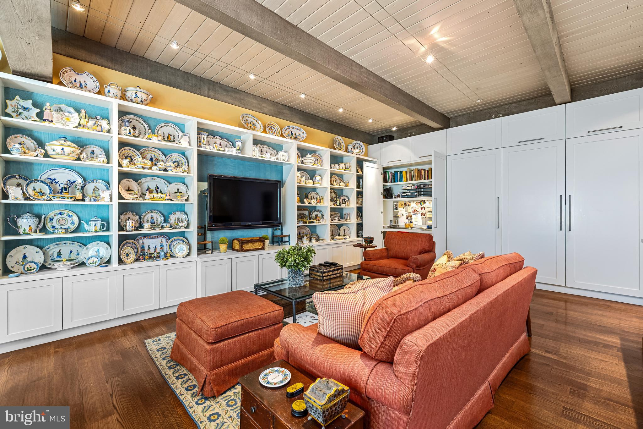 2413 Still Forest Road Baltimore, MD 21208 - Photo 25 of 78 Seating Area