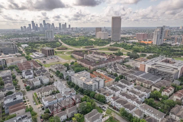 $2,675 | 505 Jackson Hill Street, Unit 103, Houston, TX 77007