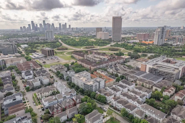 $2,675 | 505 Jackson Hill Street, Unit 103, Houston, TX 77007