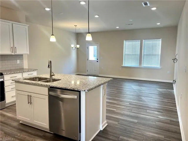 $1,700 | 861 Falls Grove Trail, High Point, NC 27265