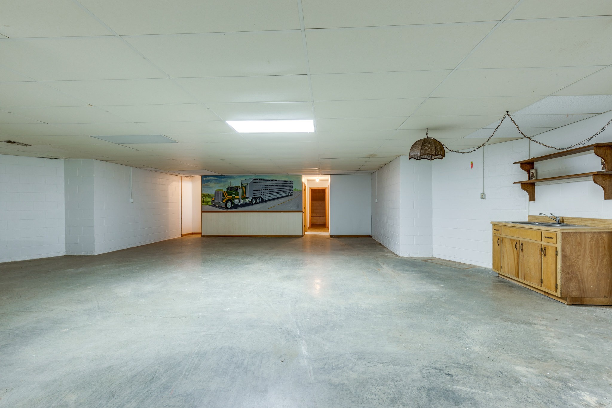 1340 Magazine Road Pulaski, TN 38478 - Photo 35 of 83 a view of a garage