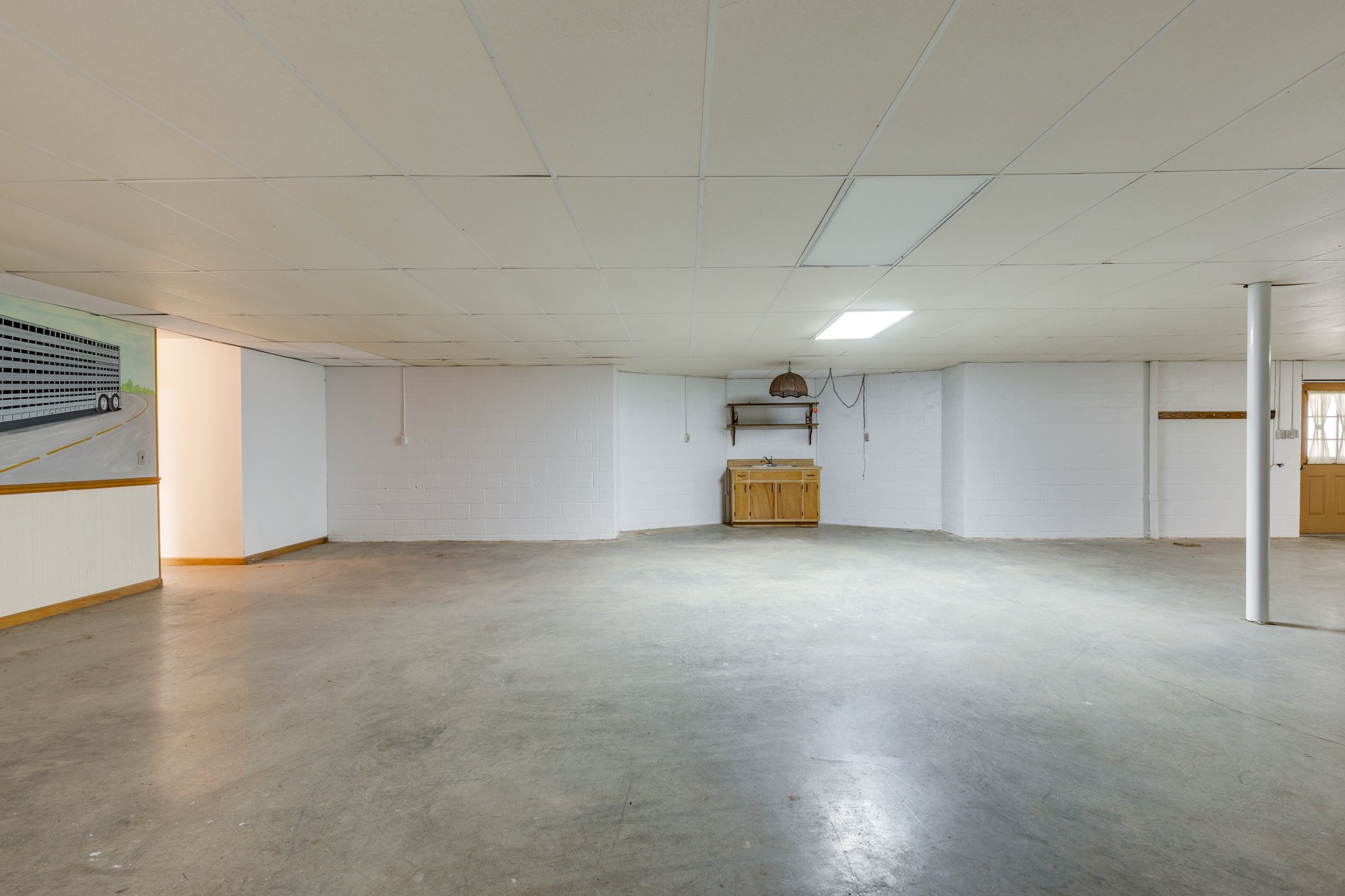 1340 Magazine Road Pulaski, TN 38478 - Photo 37 of 83 a view of empty room with wooden floor