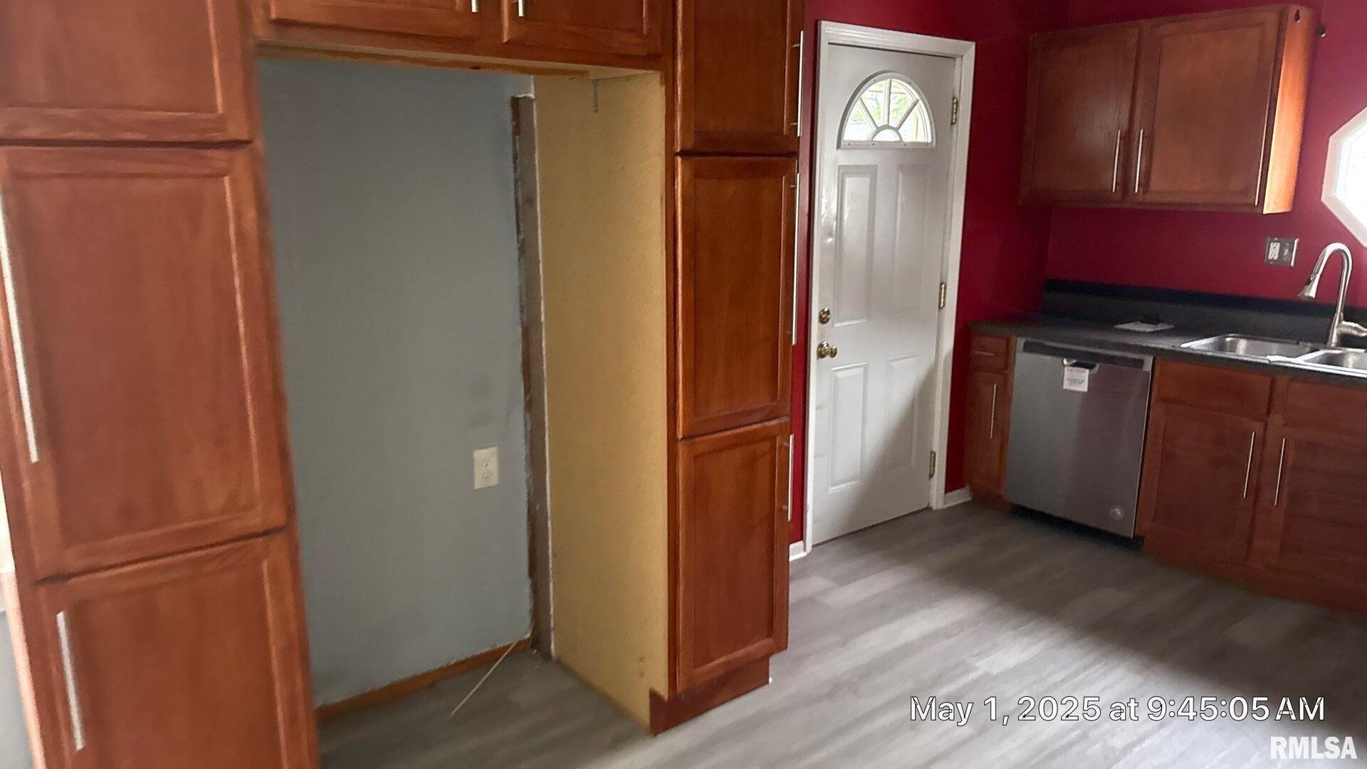 818 9th Avenue Silvis, IL 61282 - Photo 9 of 10 a view of a kitchen from the hallway
