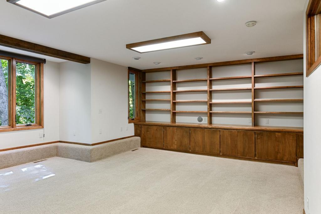 18625 Ridgewood Road Minnetonka, MN 55345 - Photo 22 of 35 Gallery Image 22