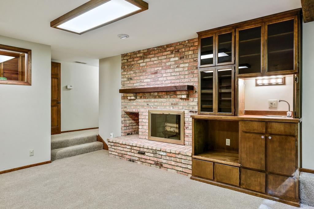 18625 Ridgewood Road Minnetonka, MN 55345 - Photo 23 of 35 Gallery Image 23