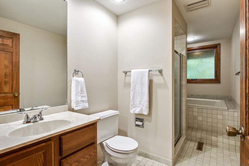 18625 Ridgewood Road Minnetonka, MN 55345 - Photo 24 of 35 Gallery Image 24