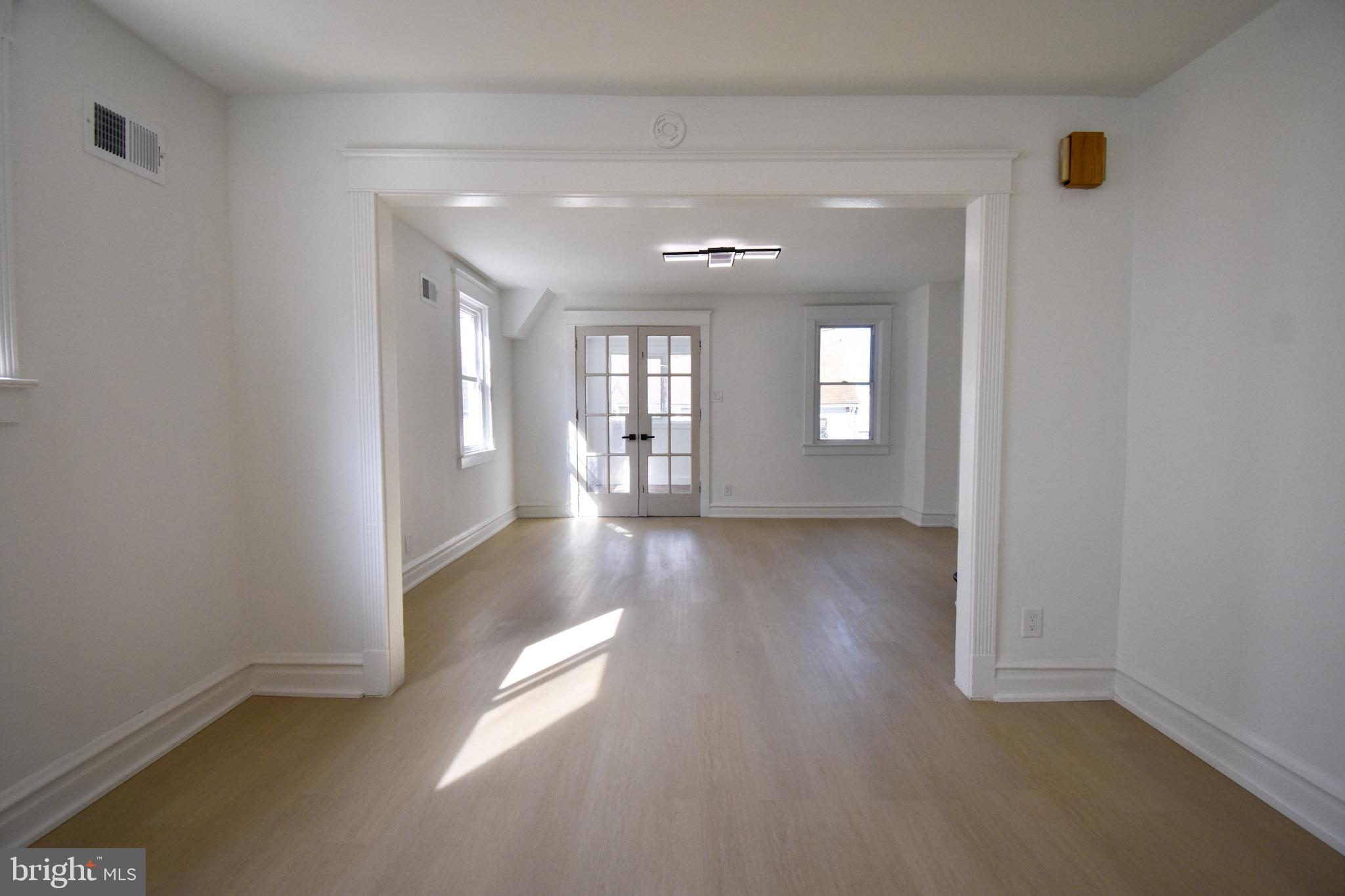 247 Heather Road Upper Darby, PA 19082 - Photo 5 of 26