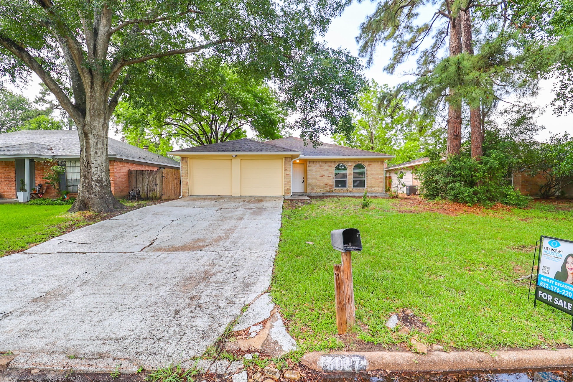 5027 Monteith Drive Spring, TX 77373 - Photo 24 of 28 a front view of a house with garden