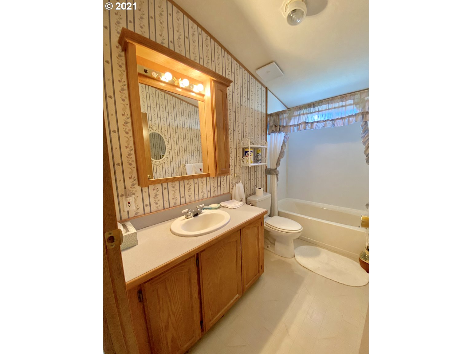 5986 Kalmia Lane Springfield, OR 97478 - Photo 17 of 25