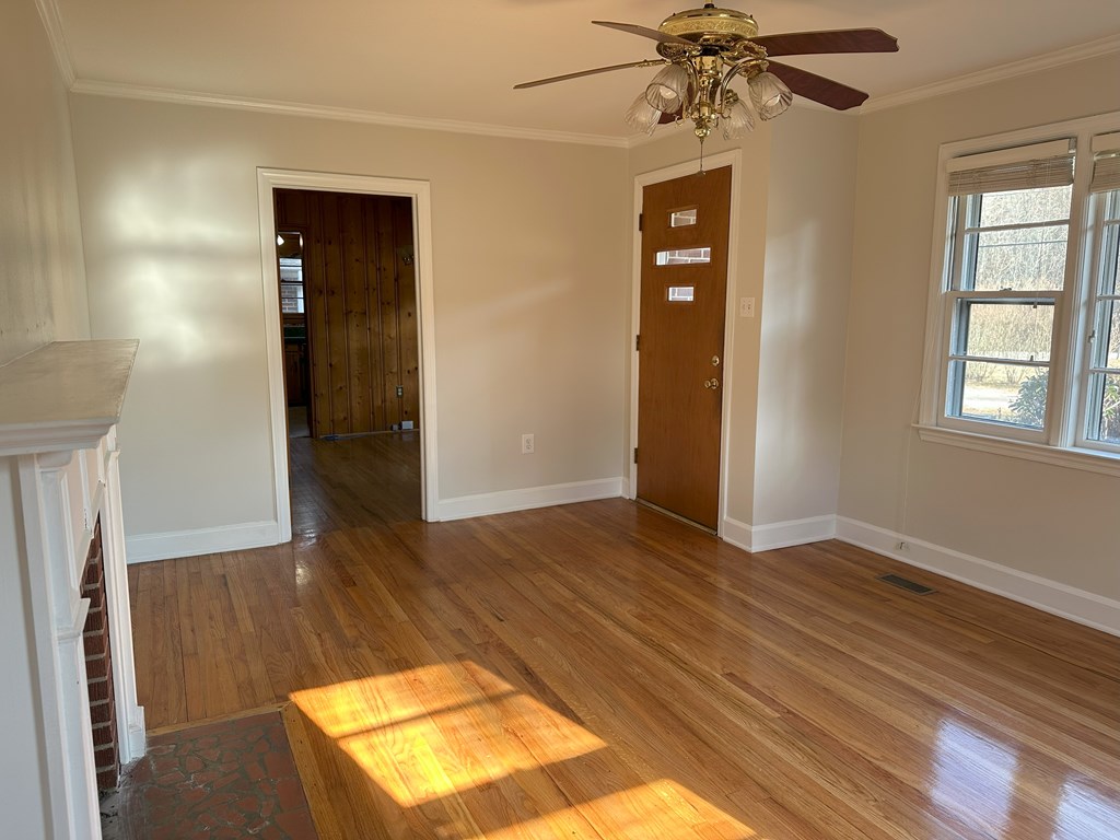 2007 Old Laurens Road Greenwood, SC 29649 - Photo 4 of 34 Gallery Image 4