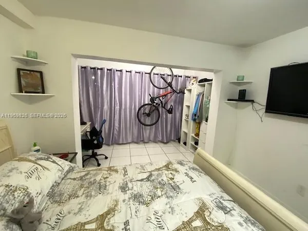 $2,299 | Fountainebleau, Miami, FL 33174