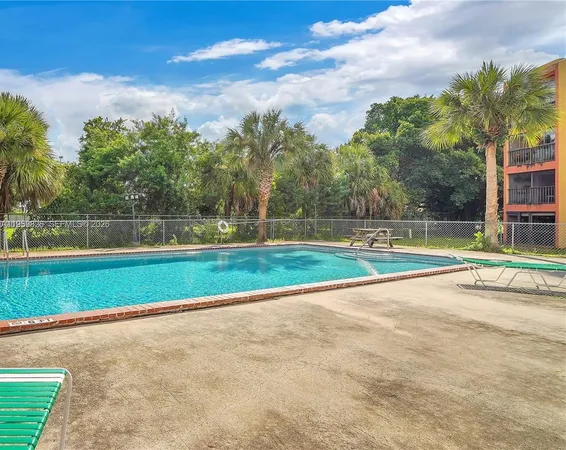 $2,299 | Fountainebleau, Miami, FL 33174