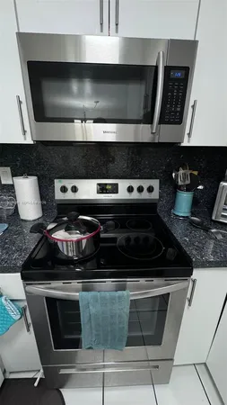 $2,299 | Fountainebleau, Miami, FL 33174