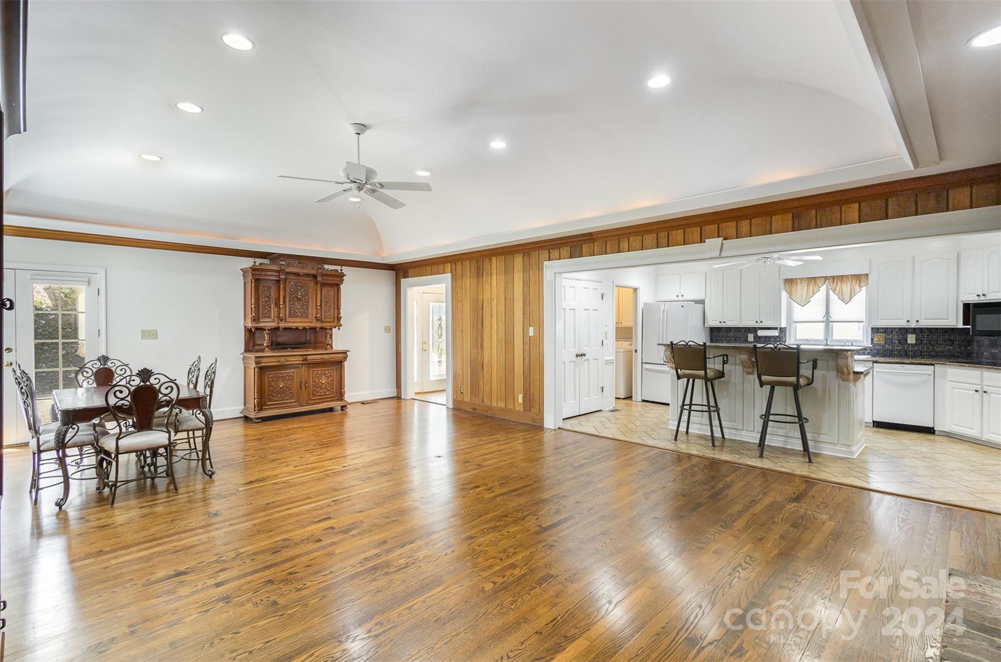 3524 Highview Road Charlotte, NC 28210 - Photo 16 of 34 a living room with furniture and kitchen view