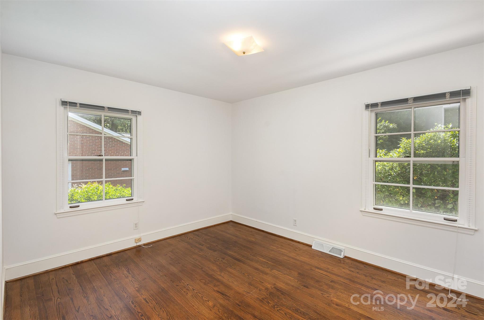 3524 Highview Road Charlotte, NC 28210 - Photo 25 of 34 an empty room with a window