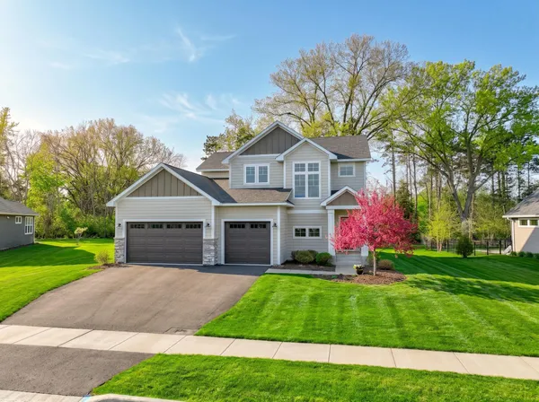 $709,900 | 1426 Lee Circle, Hudson, WI 54016