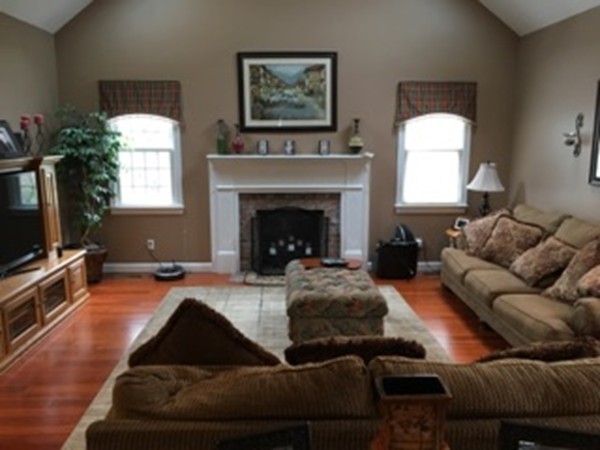 8 Weagle Farm Road Shrewsbury, MA 01545 - Photo 5 of 25 Gallery Image 5