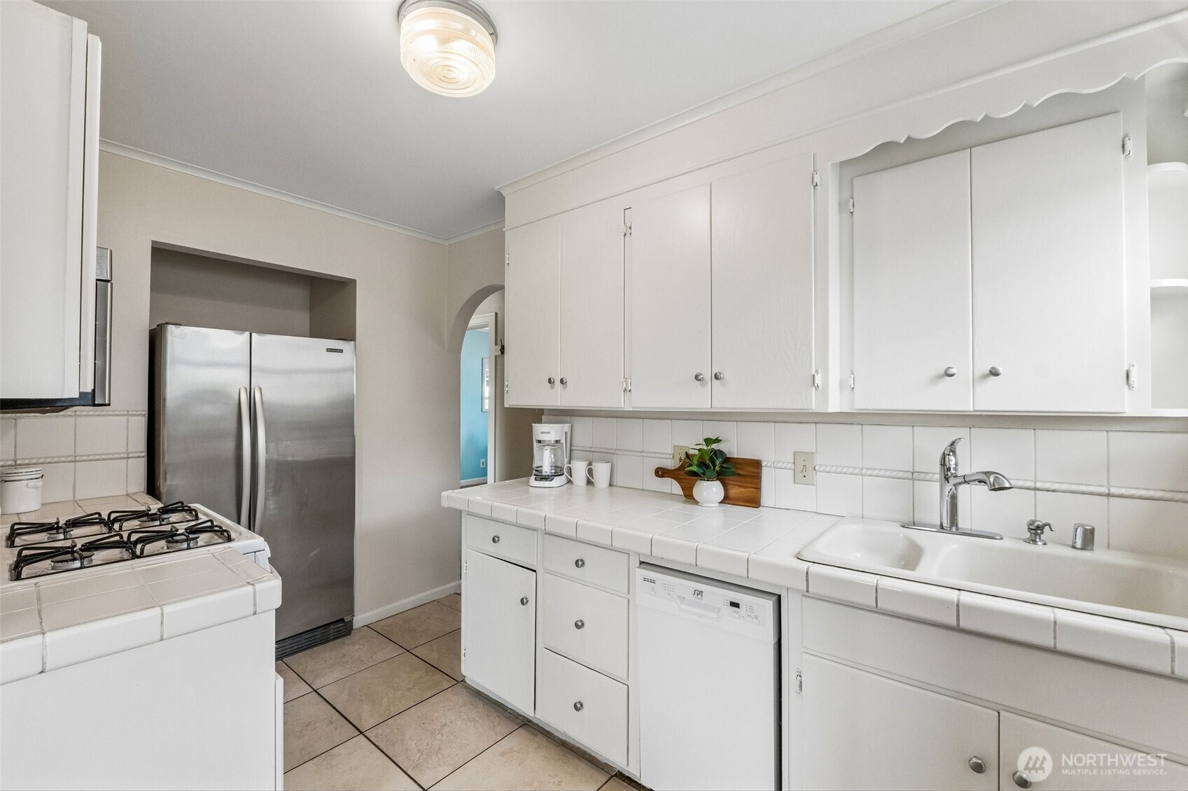 1911 13th Street Everett, WA 98201 - Photo 11 of 31