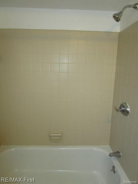 3330 Greenfield Road, Unit 20 Royal Oak, MI 48073 - Photo 10 of 11