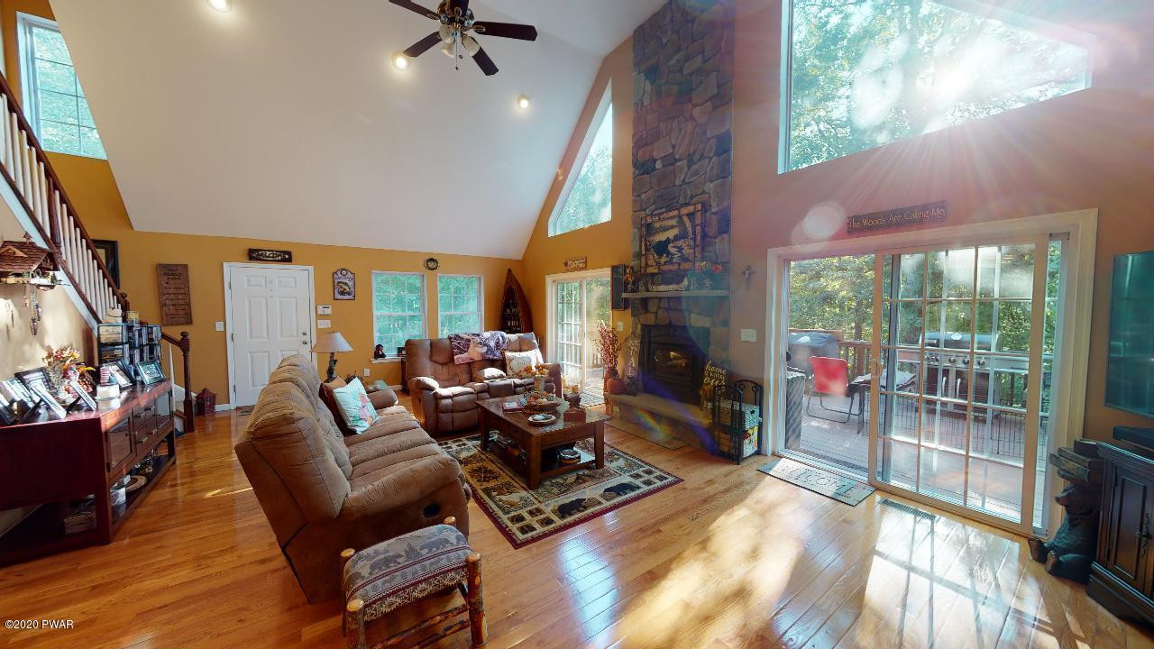 172 Pebble Rock Road Lackawaxen, PA 18435 - Photo 13 of 49 Living room