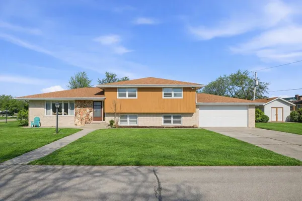 $449,900 | 10459 South 81st Avenue, Palos Hills, IL 60465