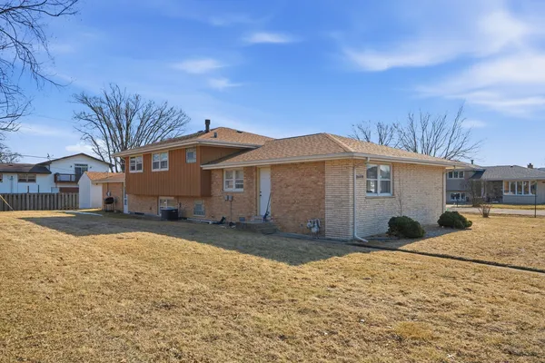 $449,900 | 10459 South 81st Avenue, Palos Hills, IL 60465