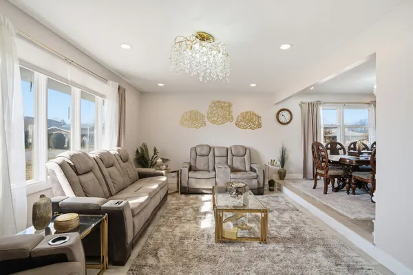 $449,900 | 10459 South 81st Avenue, Palos Hills, IL 60465