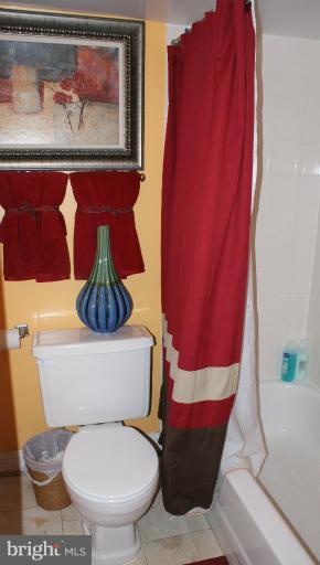 2903 Charing Cross Road, Unit 11/1 Falls Church, VA 22042 - Photo 11 of 12 Bath (Master)